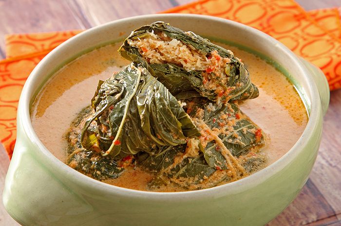 Resep buntil daun singkong