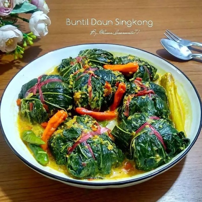 Buntil daun singkong