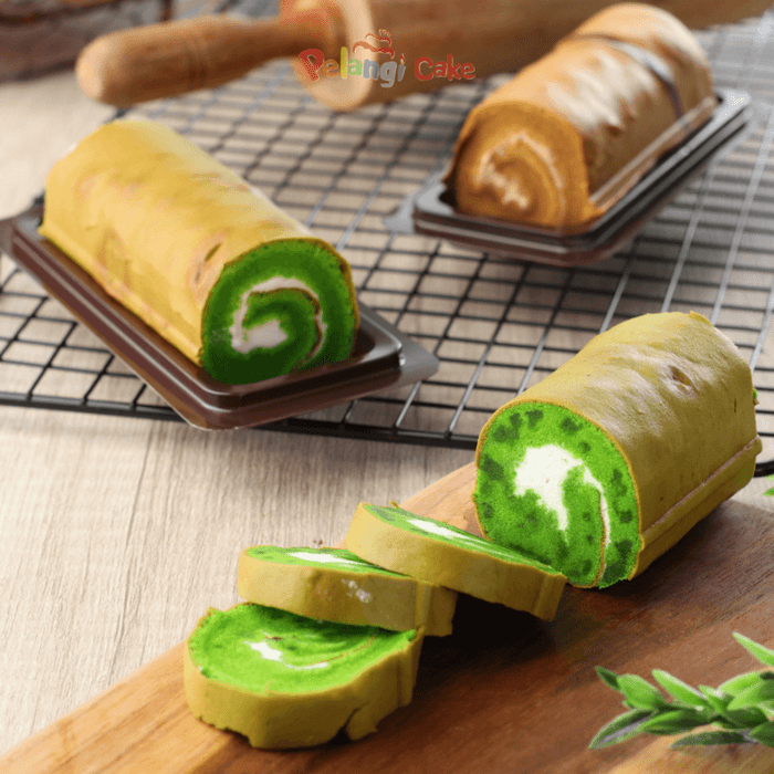 Pandan roll cake