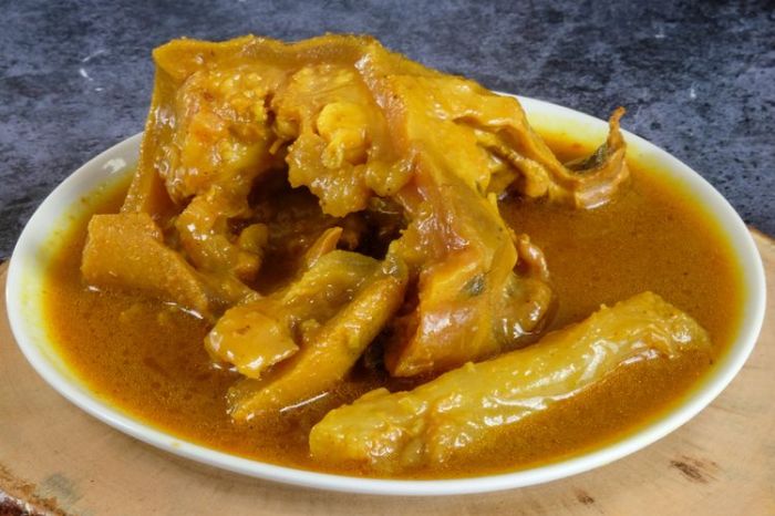 Gulai tunjang kikil