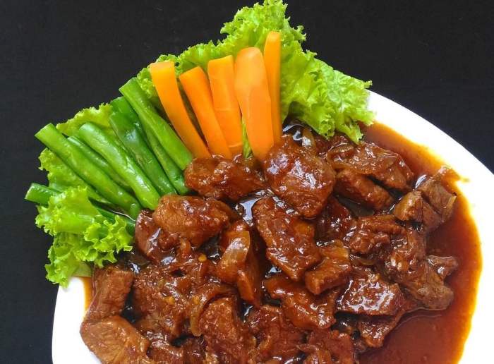 Rendang daging sapi padang masakan aneka empuk semur khas kuah sederhana sedap restoran