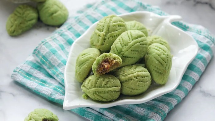 Kue kering kenari santan