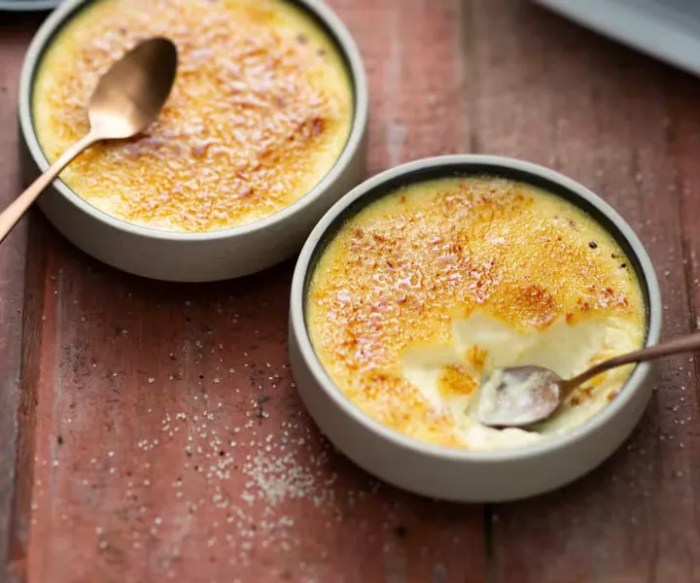 Creme brulee kelapa