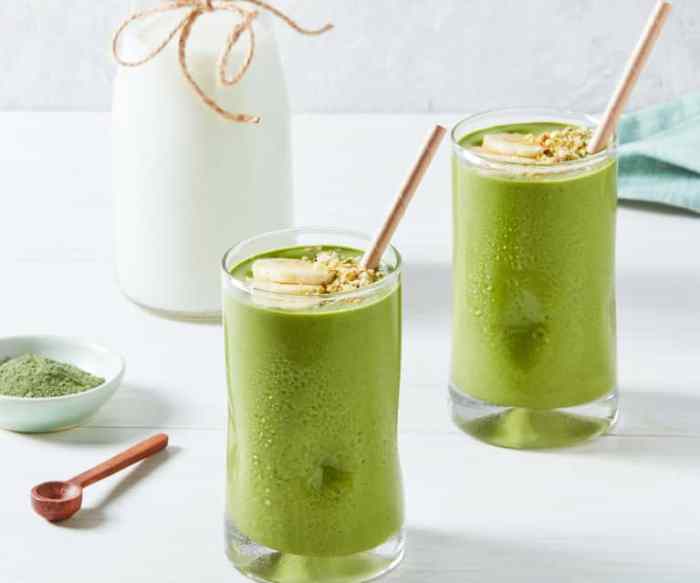 Smoothie matcha kelapa