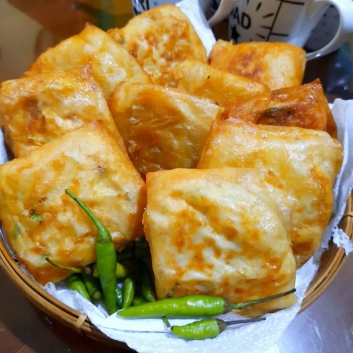 Martabak tahu kornet