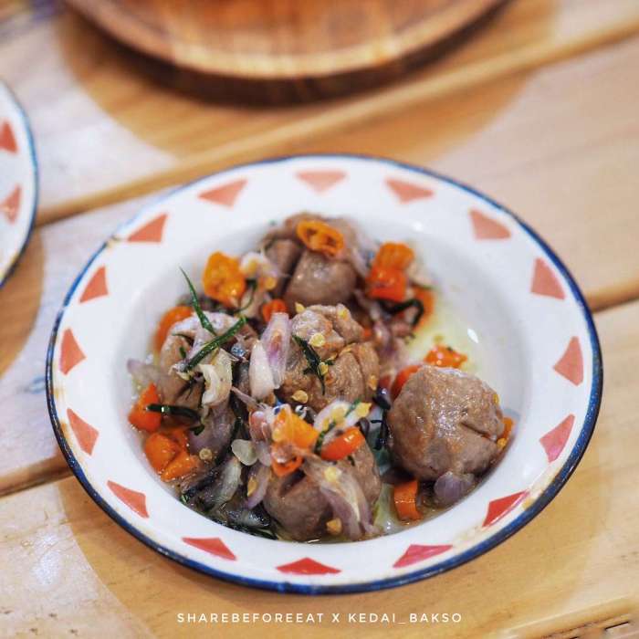 Bakso goreng sambal matah