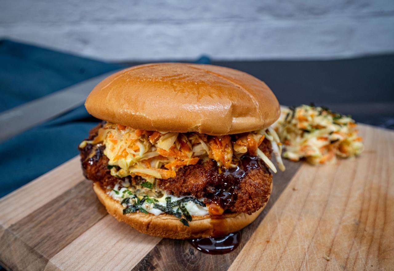 Burger nasi isi udang katsu