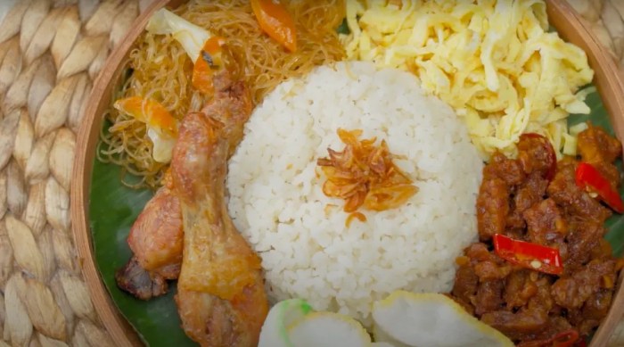 Nasi uduk komplit