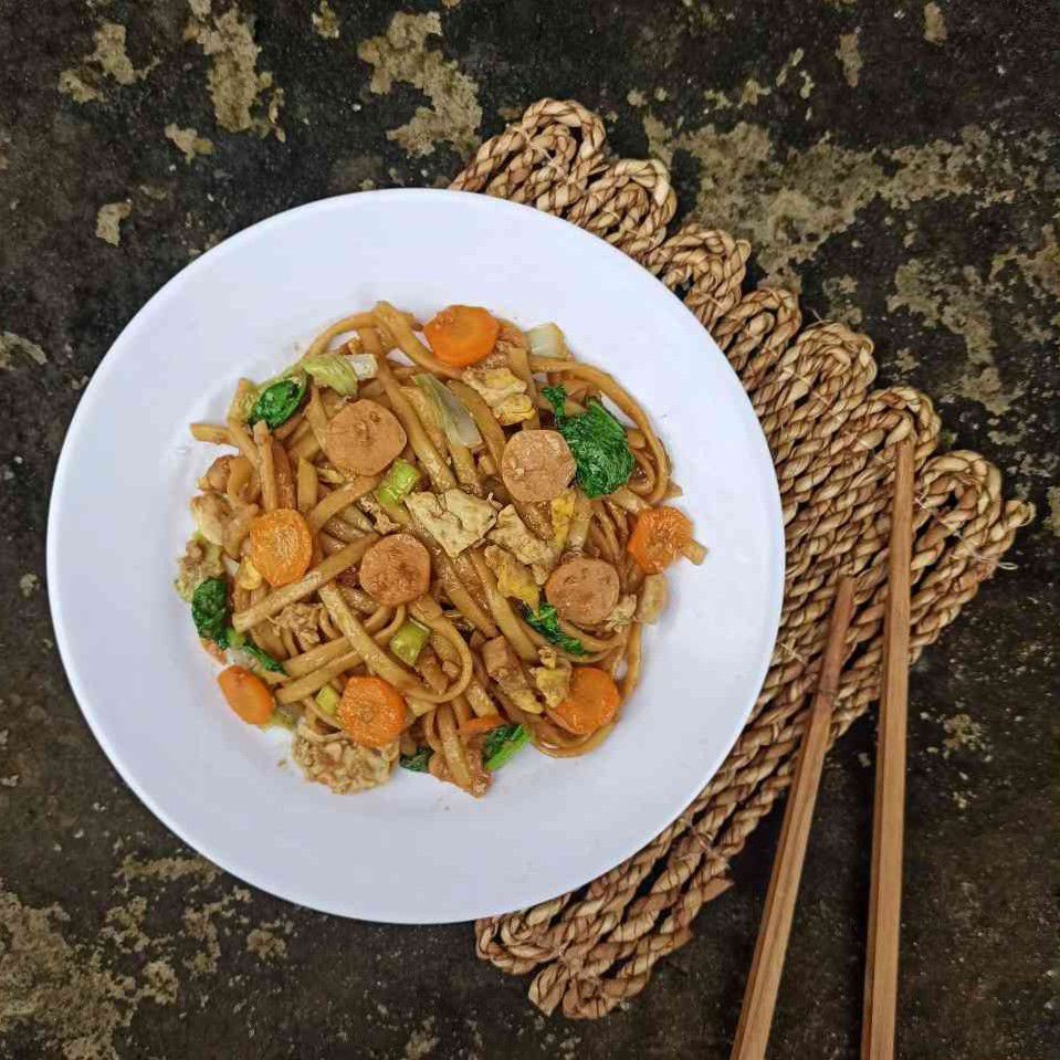 Mie oriental daging paprika merah