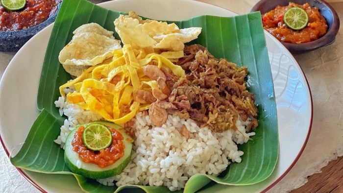 Nasi uduk komplit