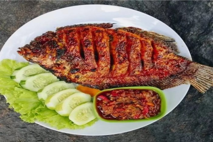 Ikan panggang bumbu spesial