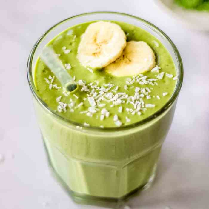 Smoothie matcha kelapa