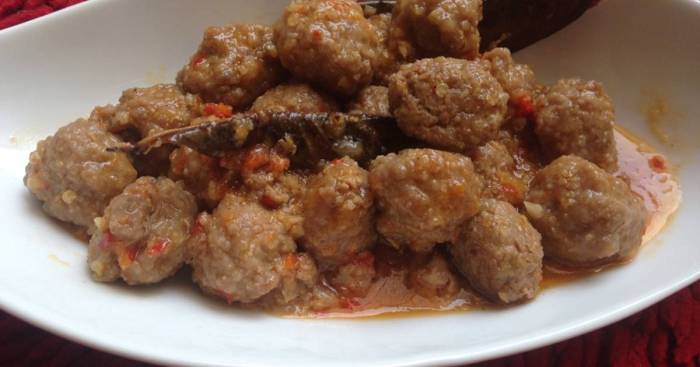 Bola daging cincang goreng