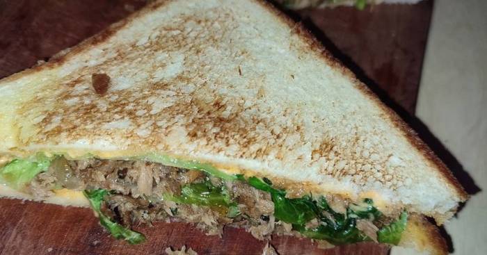 Tuna sandwich gorengan kremes