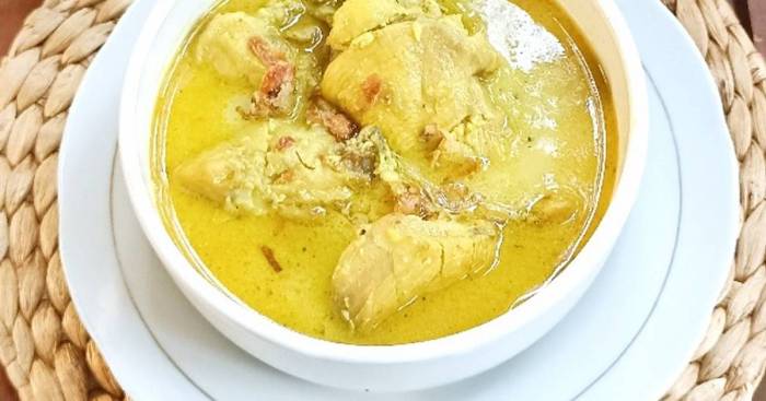 Opor ayam kemangi