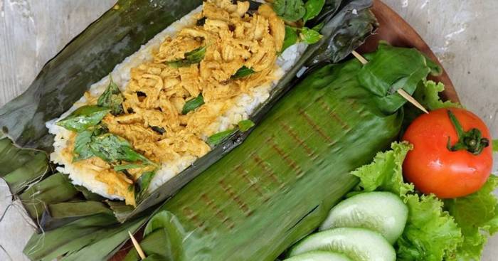 Nasi bakar ayam suwir