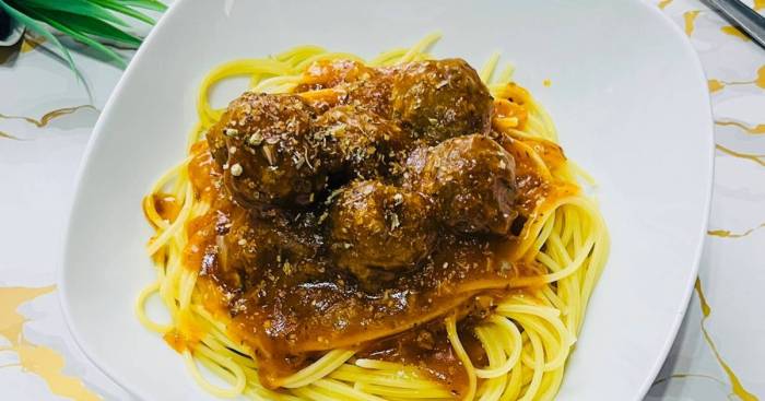 Bola saus daging spaghetti resep